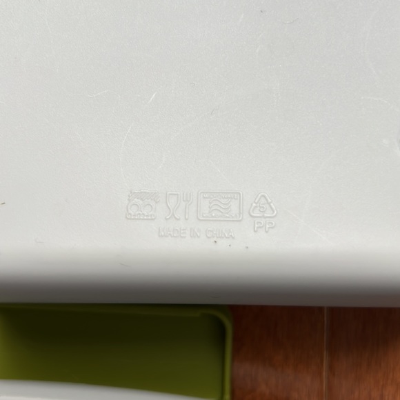 Home presence fuel bento lunch box with lid and silverware. - Picture 8 of 9